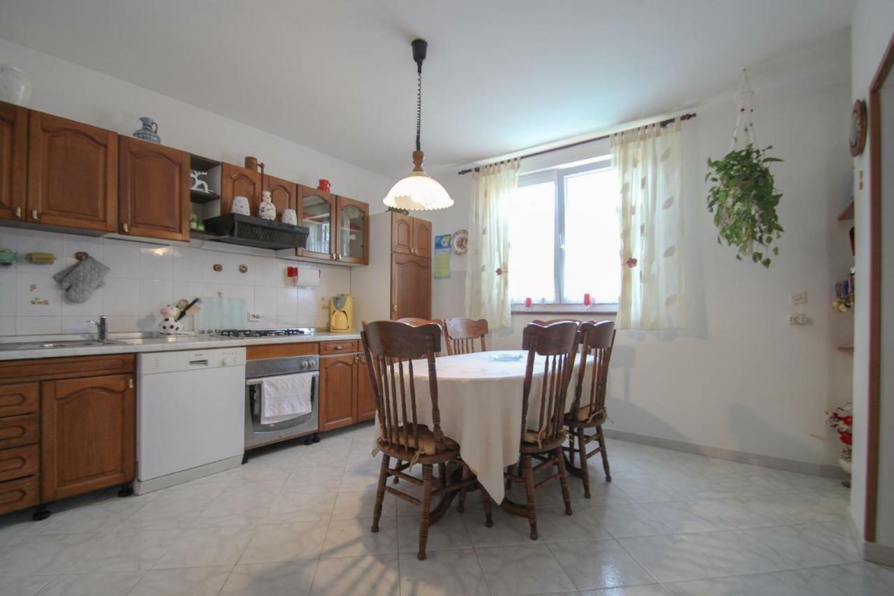 Nerina Apartment Новиград Екстериор снимка